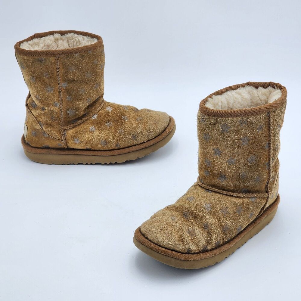 UGG Kid's Classic II Short Star Print Chestnut Suede Boots Little Kids' Size 1